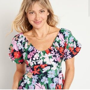 NWT Old Navy Waist Defined V-Neck Navy Floral Short Puff Sleeve 4X Top